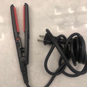 2/$10 | KQC Mini Ceramic straightener (1/2”)